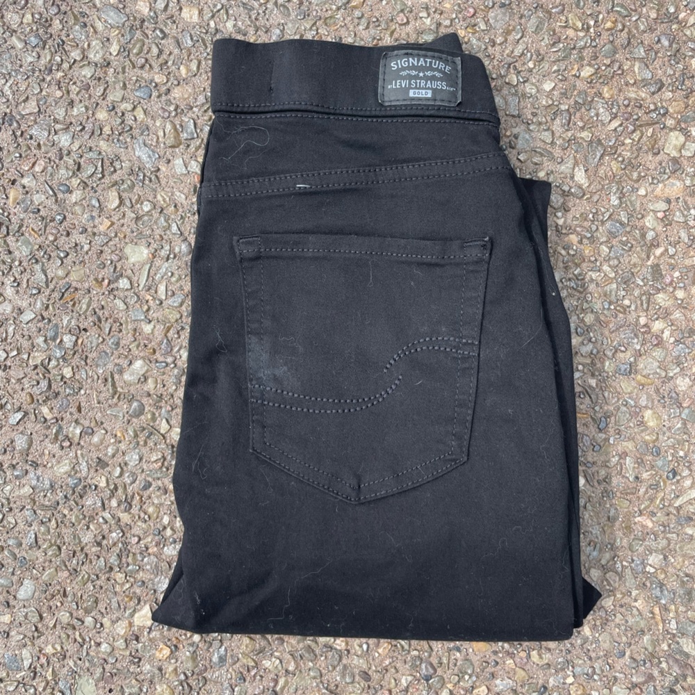 Levi pull on skinny jeans